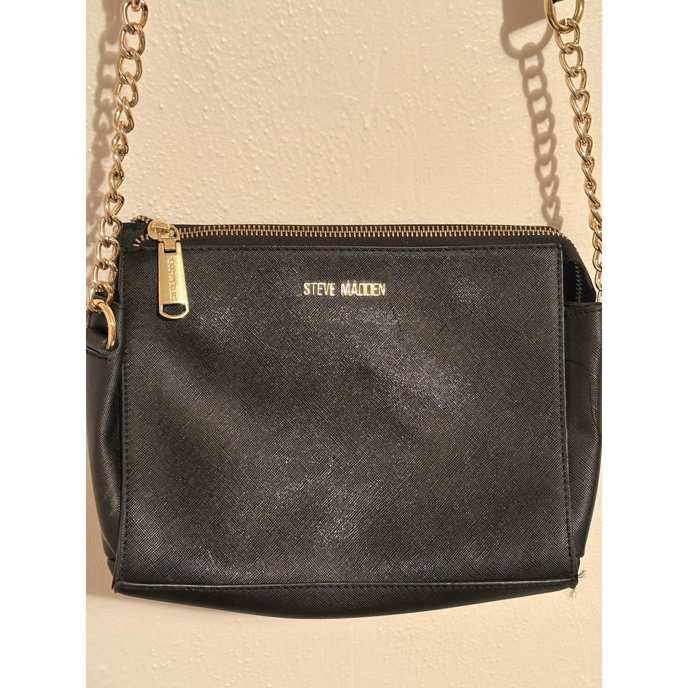 steve madden purse crossbody Bag Gold Chain Accent Medium Size Black Adjustable